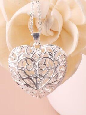 Necklace Hollowed-Out Puff Heart Three Dimensional Filigree Silvery Pendant